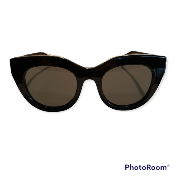 Le Specs Accessories - Le Specs Air Heart Sunglasses Black With Gold Details Chic Classic